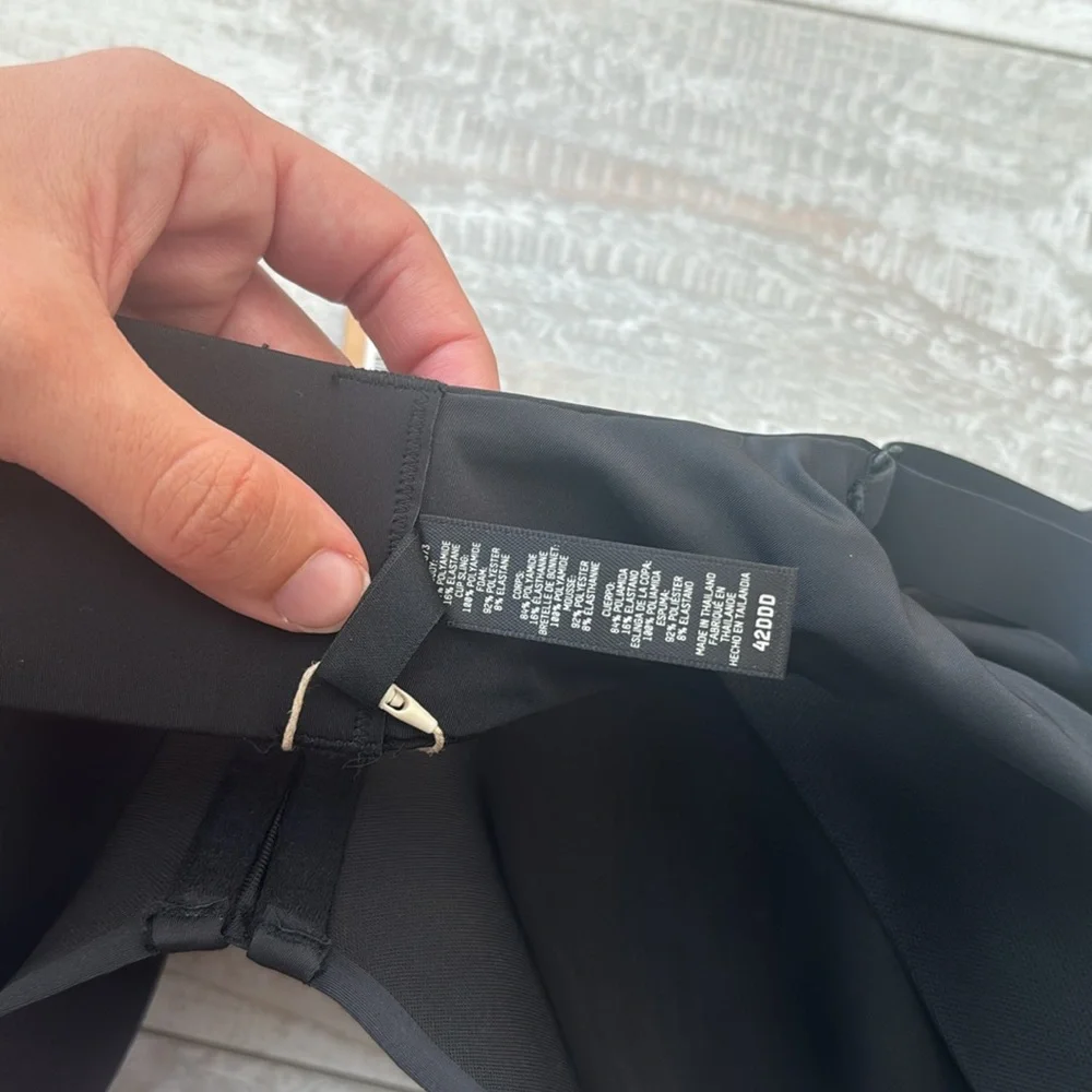 SKIMS Weightless Demi Bra ONYX (42DDD)‎ Style#:BR-DEM-1893 - Picture 6 of 6